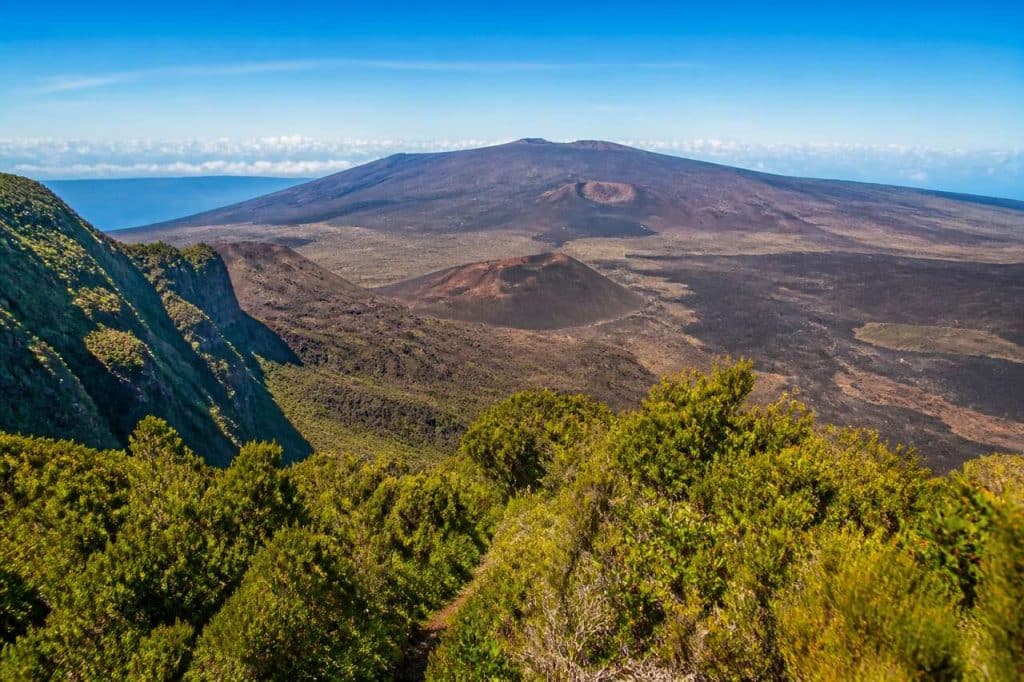 Randonnée au Piton de la Fournaise à la Réunion : guide Complet