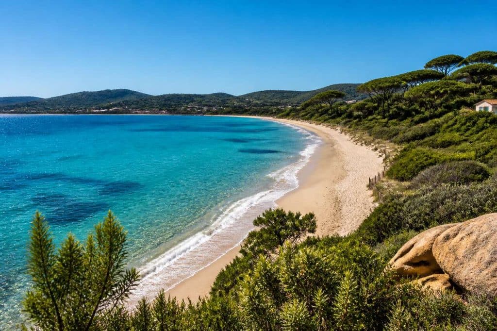 Les secrets cachés de la plage de Pampelonne : au-delà du sable et des vagues