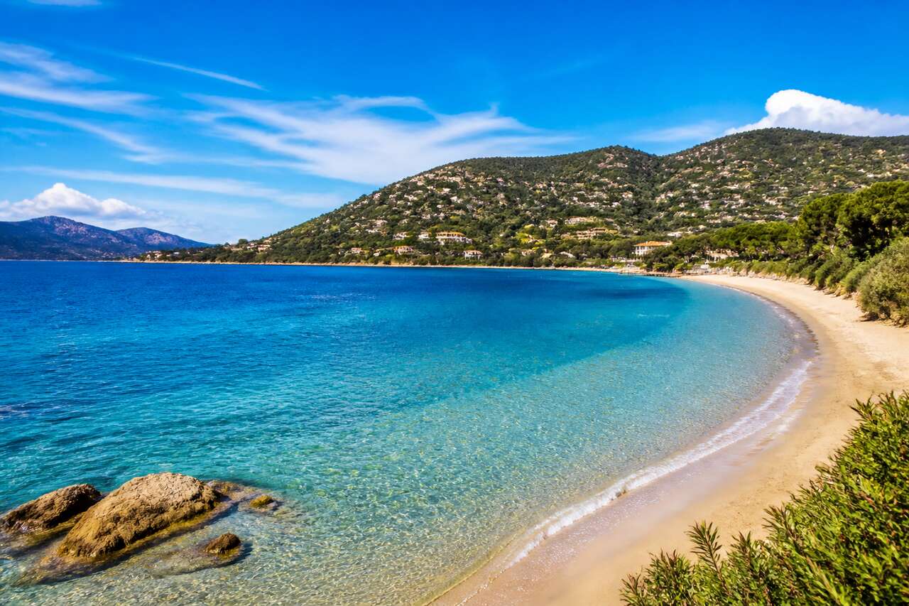 Découverte de la plage de Cavalière : un joyau caché de la Côte d'Azur