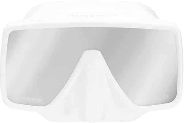 Découvrez notre test complet du set masque et tuba Cressi SF1 : performance, confort et qualité pour vos sessions de plongée en apnée et snorkeling. 