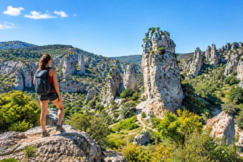 Le Cirque de Mourèze : guide de bonne conduite et de sécurité au cœur des formations rocheuses